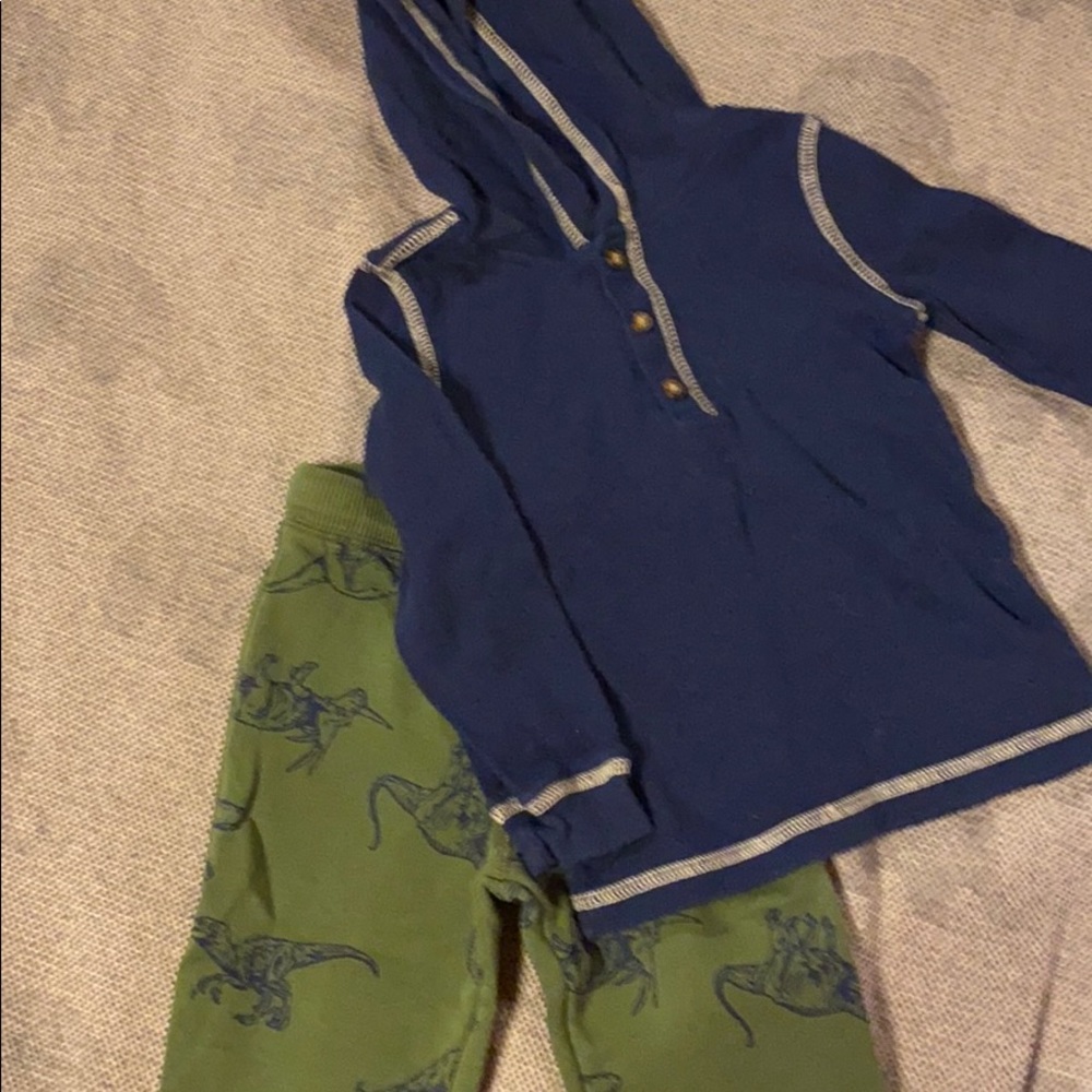 Carter’s matching set